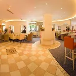 Genuss - Und Vitalhotel Moisl מלון